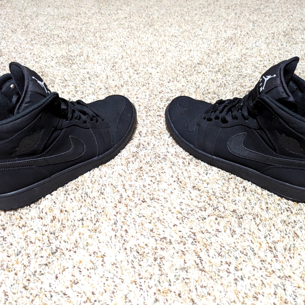 2017 Air Jordan Retro black triple size 13